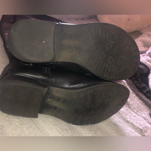 Easy Street Wide Calf Boots - Picture 6 of 7